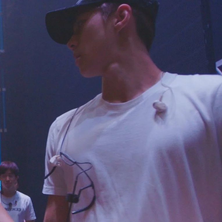 94LOOKS's tweet image. THIS SEHUN

#SEHUN #세훈