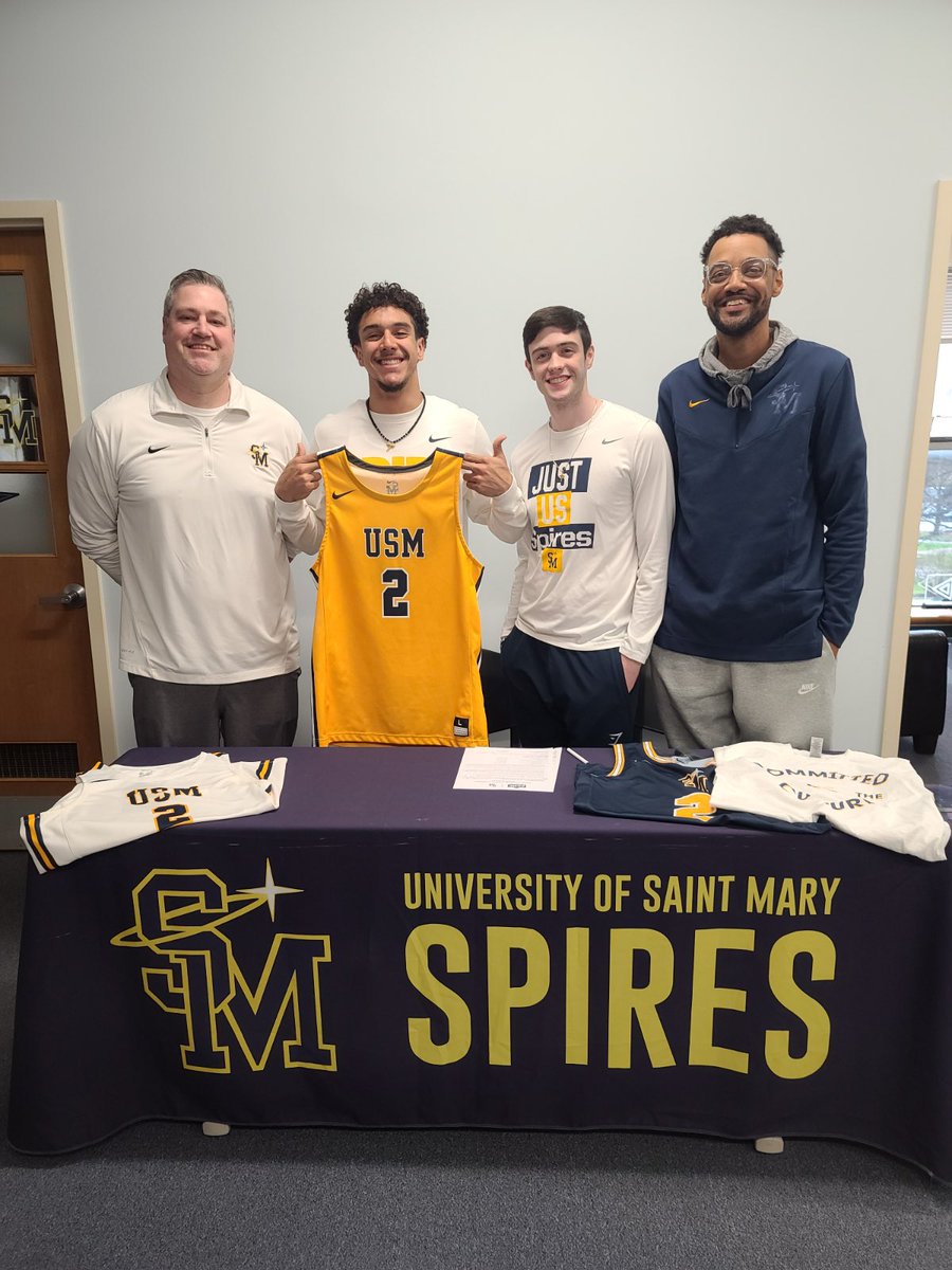 TaytonBrown2's tweet photo. Excited to be part of the family! It’s Official!🔵🟡#GOSpires
@CoachBrownUSM @Carmichael_USM @CoachLiamUSM @USM_basketball https://t.co/q3BXsJBETv