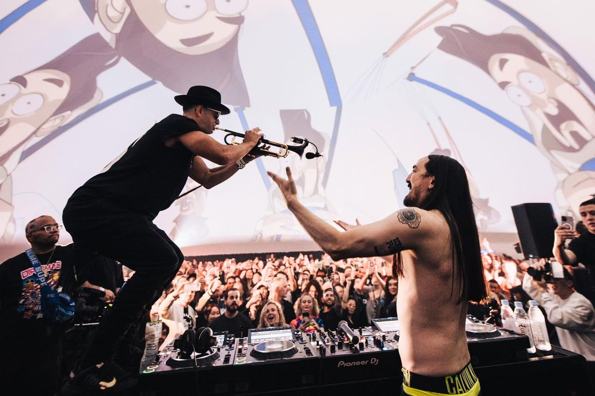 TimmyTrumpet's tweet photo. NFT LA with my brother @steveaoki 💥 https://t.co/UWtEKPhgmu