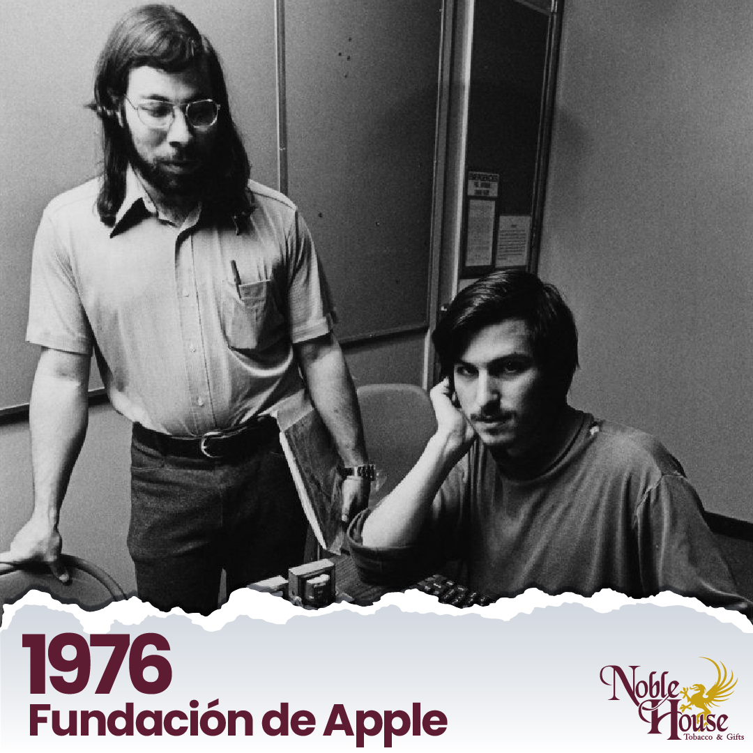 nhdemexico's tweet photo. #Undíacomohoy, pero de 1976, se funda en el garaje de una casa en California una empresa informática llamada: Apple Computer 🖥️

👉🏼 En los años siguientes los modelos Apple II y III y, sobre todo, el Macintosh dieron a la compañía un éxito sin precedentes. https://t.co/COb1c7odc2