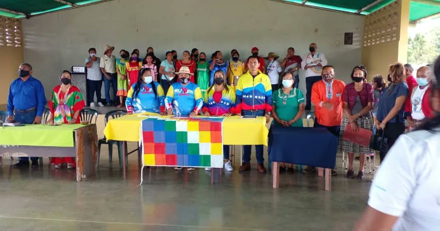 SOMOSMIUVEN's tweet photo. Autoridades legítimas del pueblo Kariña, la estructura política indígena  del estado Monagas, los líderes y lideresas, delegados y delegadas del V Congreso del PSUV y del IV de la JPSUV se conjugaron para respaldar las orientaciones  @nicolasmaduro enmarcadas en las 3R.nets. https://t.co/VrF9Zr6nZ0