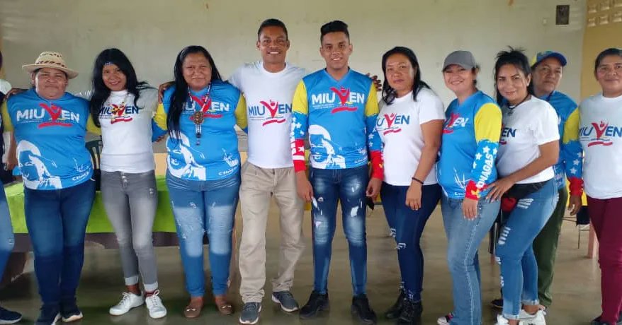 SOMOSMIUVEN's tweet photo. Autoridades legítimas del pueblo Kariña, la estructura política indígena  del estado Monagas, los líderes y lideresas, delegados y delegadas del V Congreso del PSUV y del IV de la JPSUV se conjugaron para respaldar las orientaciones  @nicolasmaduro enmarcadas en las 3R.nets. https://t.co/VrF9Zr6nZ0