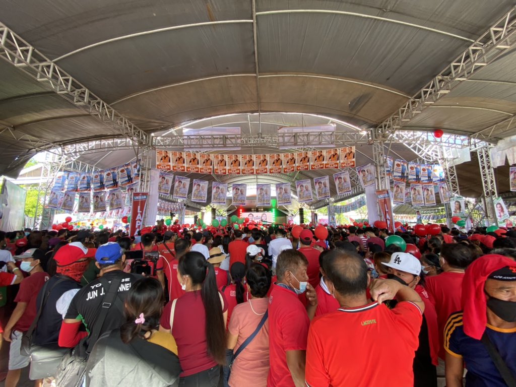 lianbuan's tweet photo. The main stage of the Tarlac City Plazuela for the Uniteam event fronts the monument of the late Senator Ninoy Aquino, but he has been covered by a tent so that he is not seen from the stage. https://t.co/Ra8yxu4CZg