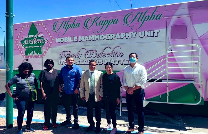 Concluyó con éxito el 1er día de actividades de la Feria de Salud de @Consulmexdouglas. Gracias a organizaciones y colaboradores por acercar sus servicios a nuestra comunidad. Continuamos mańana. @Embryhelth @UAZPublicHealth #AcércateATuConsulado @IME_SRE