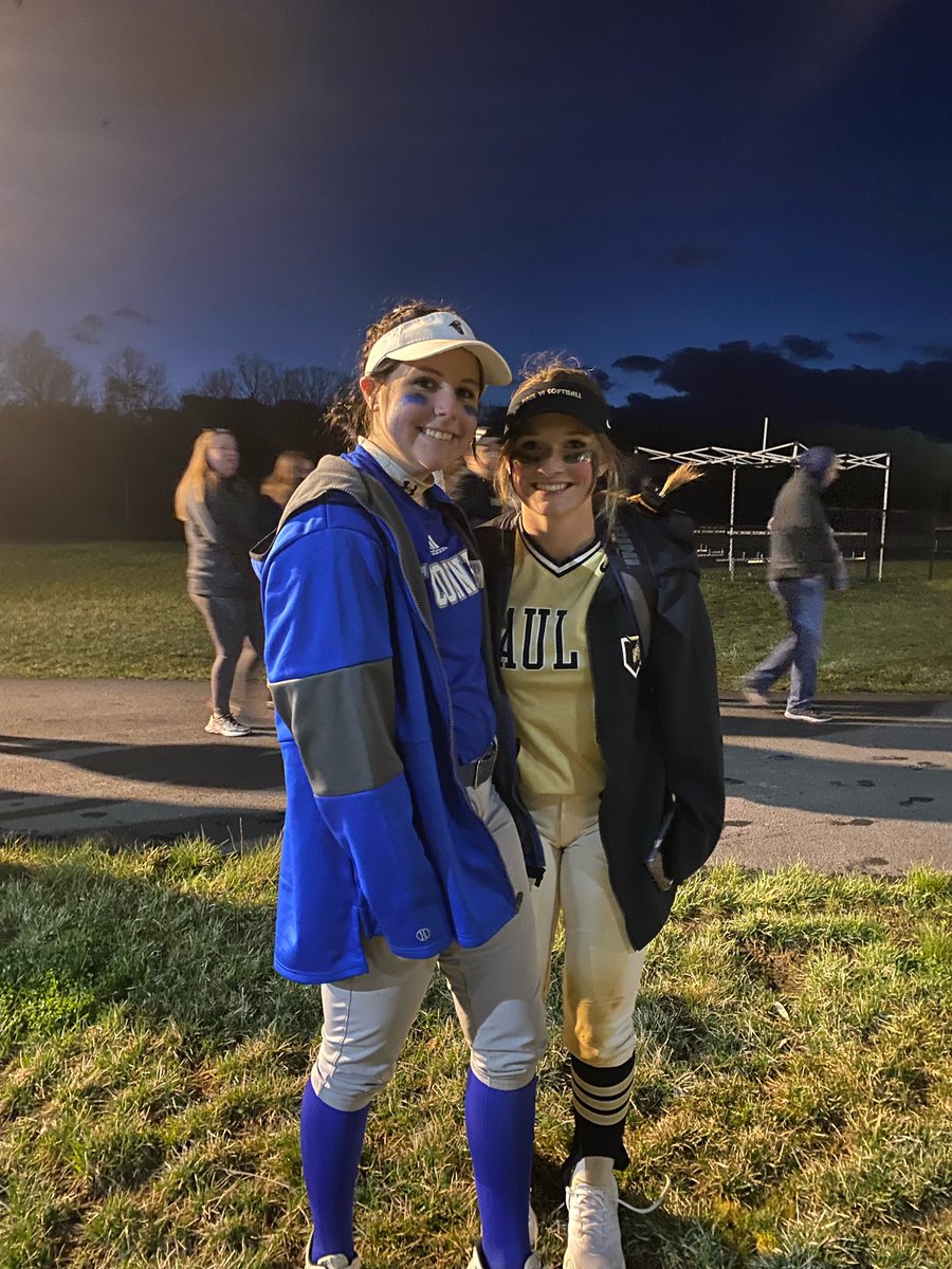 EmmaKateApp's tweet image. Fun to compete against my @ROCKGOLDVA18U teammate @sararollins2023!