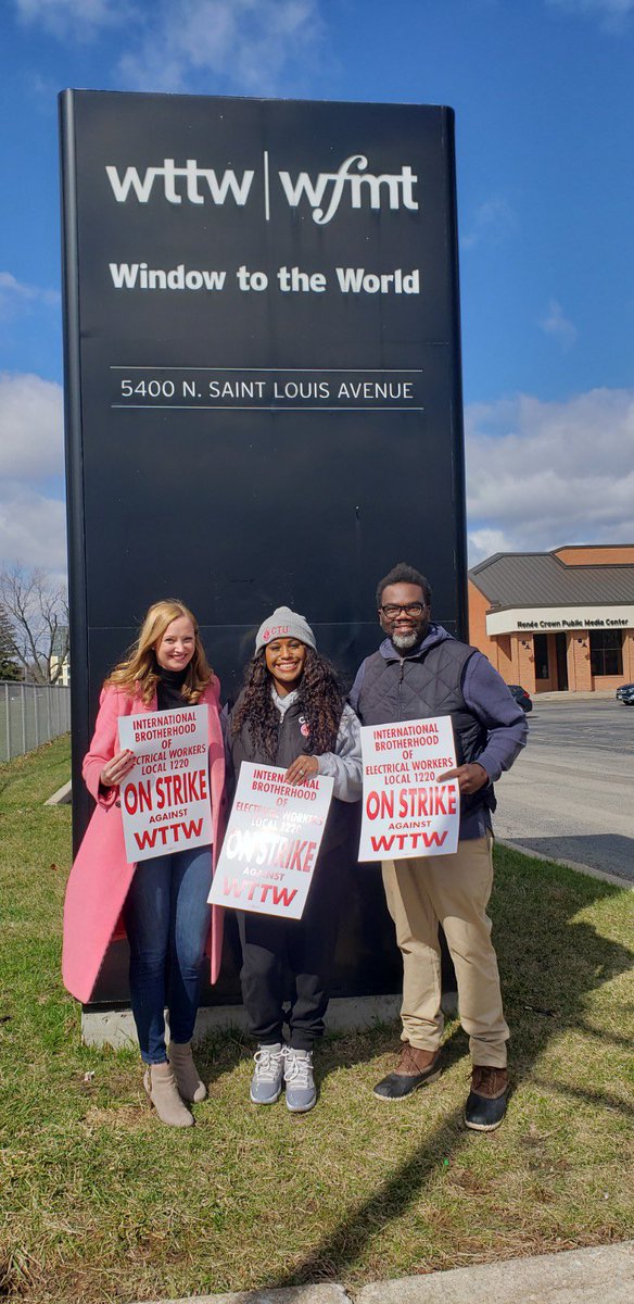 stacydavisgates's tweet photo. @wttw *revoked* medical insurance from striking workers during a pandemic. I met a worker today, on the picket line, who is battling cancer. He no longer has health insurance. The workers at IBEW1220 are strong and their fight is righteous. https://t.co/MVOXh2Ei2V