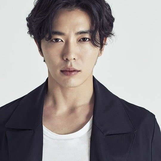 infodrakor_id's tweet photo. Happy birthday 39 thn #KimJaeWook 🎁🎉

#HappyKimJaeWookDay 💕 https://t.co/CFoSw4NQb8