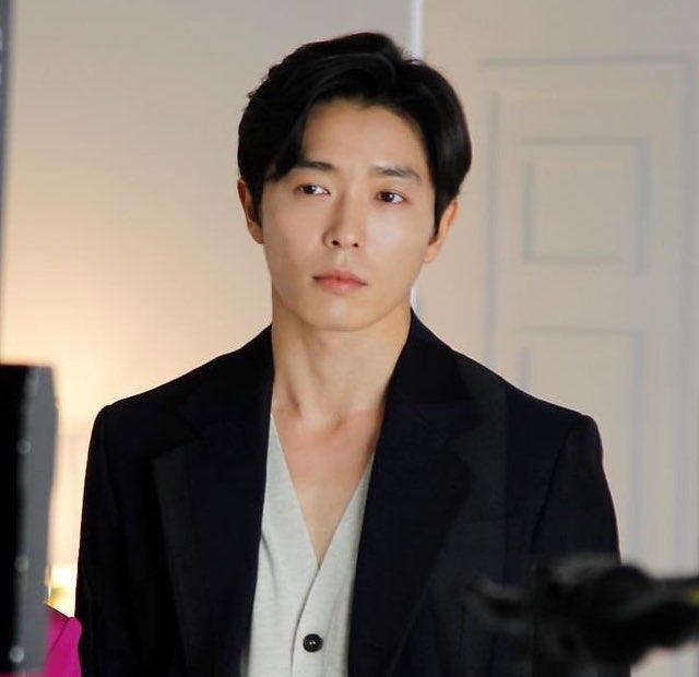 infodrakor_id's tweet photo. Happy birthday 39 thn #KimJaeWook 🎁🎉

#HappyKimJaeWookDay 💕 https://t.co/CFoSw4NQb8