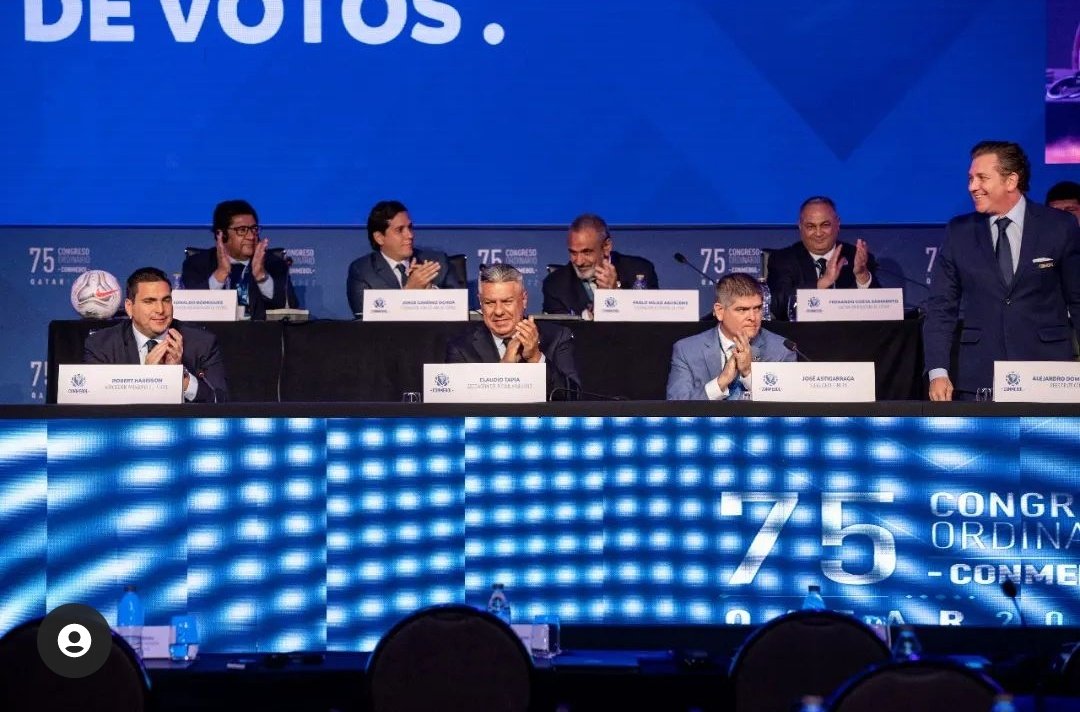 ReporteYa's tweet photo. #1Ar #Deportes
@DarvinsonRojas: El presidente de la Federación Venezolana de Fútbol (FVF), Jorge Giménez, felicitó a Alejandro Domínguez por su reelección como presidente de la Conmebol. https://t.co/b1I4F7WJ9g