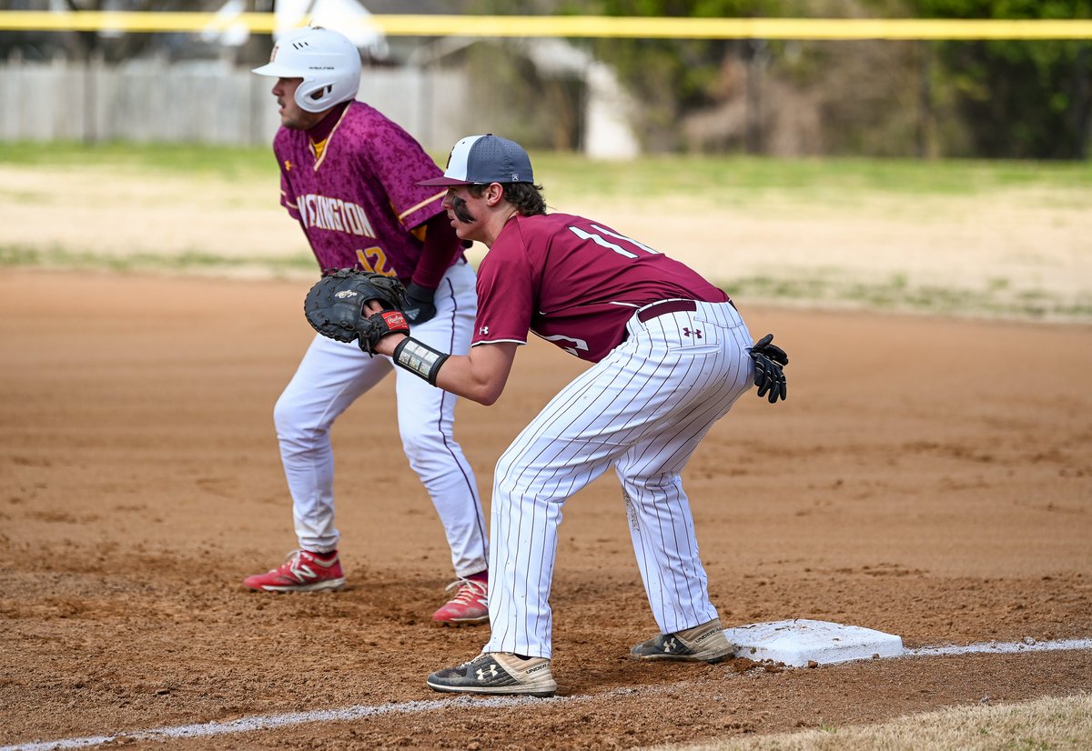 Another solid team win over Washington HS today 13-3 in 5 innings. Fresh pitcher Dom Kuipers (1st HS Start) and Soph Garrett Williams worked the bump. Eagles improve to 4-0.

MULTI-HITS:
B GURSKY | C HEISER | C SWIFT - 2 Triples &amp; 2 Dbls amongst them. #GoEagles #BaysideBaseball