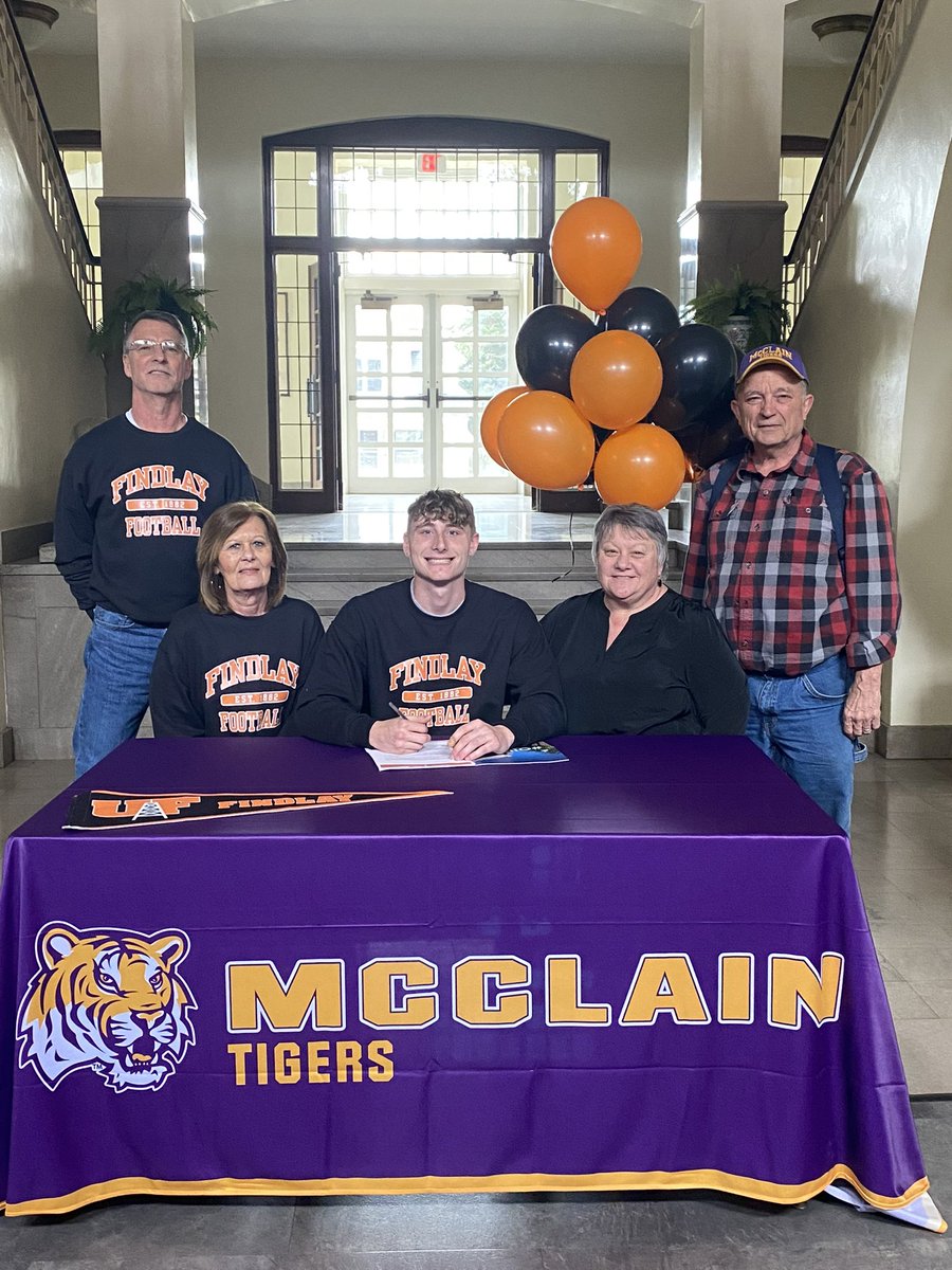 SethWise107's tweet photo. #1team 🧡🖤 https://t.co/Ore5JJjiKm