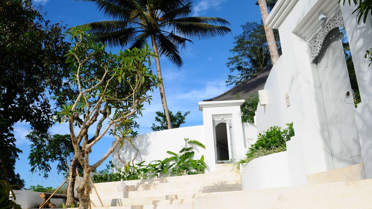 Good morning everyone! Bali is finally open to tourists and we are looking forward to hosting our guests soon:)