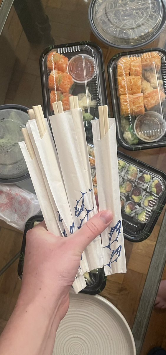 bkcoolcat's tweet photo. Taylor and I ordered sushi and they sent us SIX PAIRS of chopsticks. For your viewing pleasure https://t.co/AMiAGwg4Na