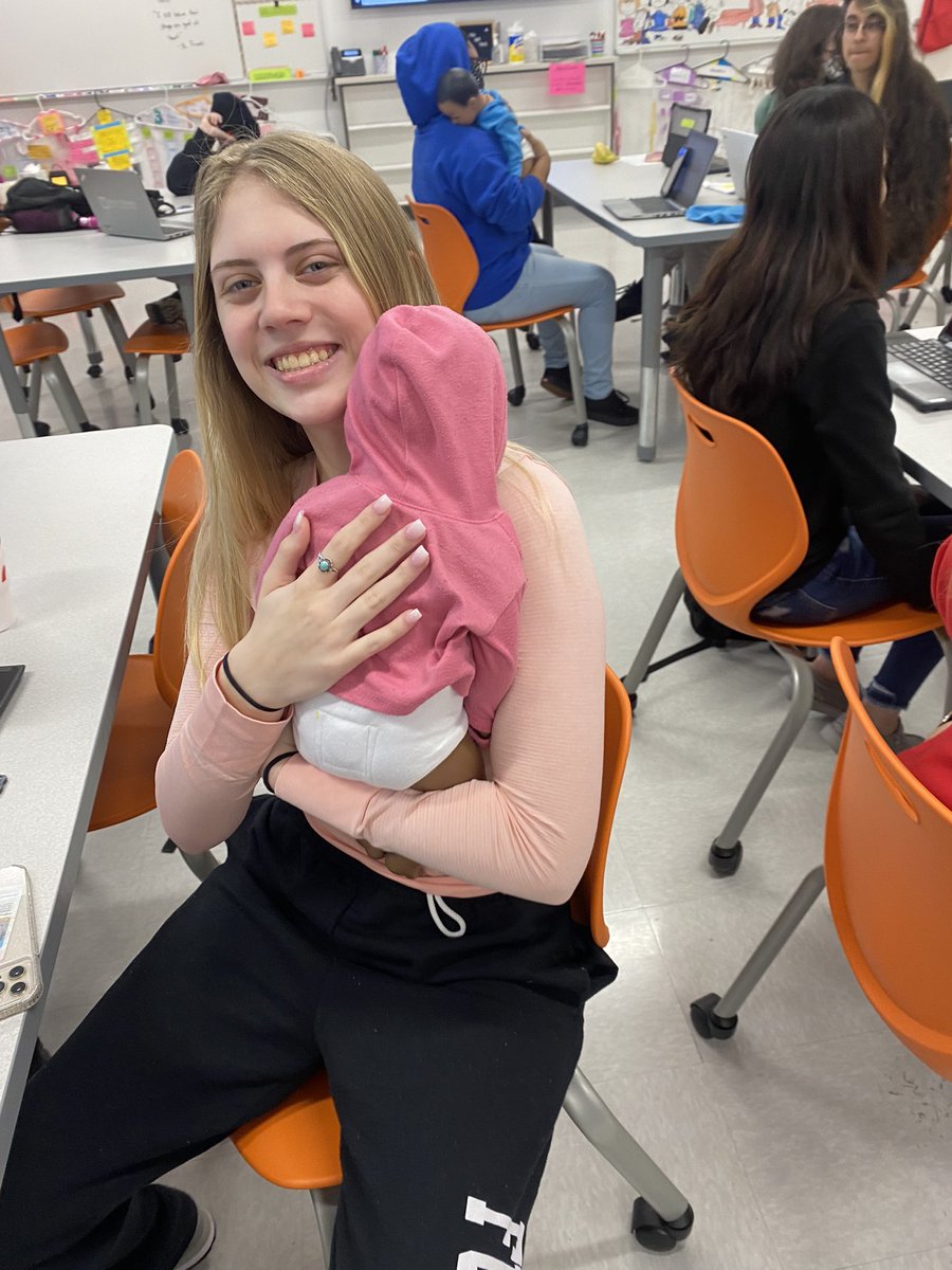 Julia McClannon tweet media