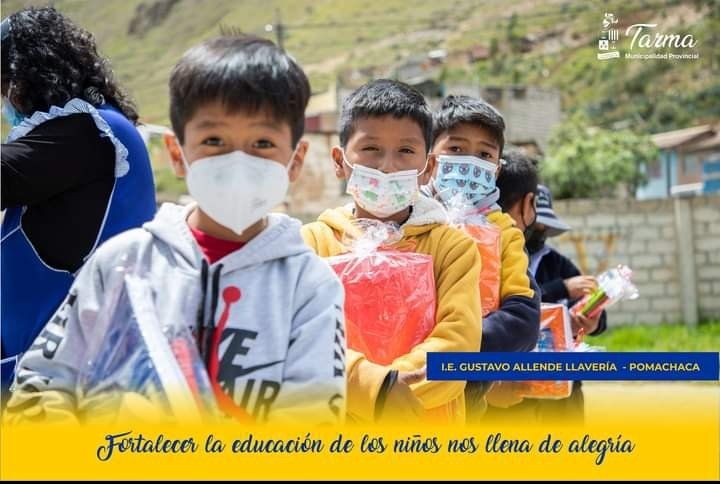 munitarma's tweet photo. La Municipalidad Provincial de Tarma, entrega útiles escolares para los niños y niñas de la provincia de Tarma. https://t.co/YBoksCyzlG