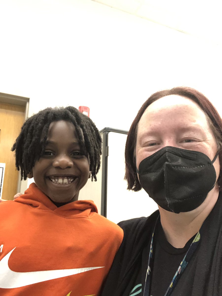 rose_holland2nd's tweet photo. I ❤️ starting off my Fridays with these kiddos in robotics club! #REAMSSTEAM https://t.co/8qUTR687Jb