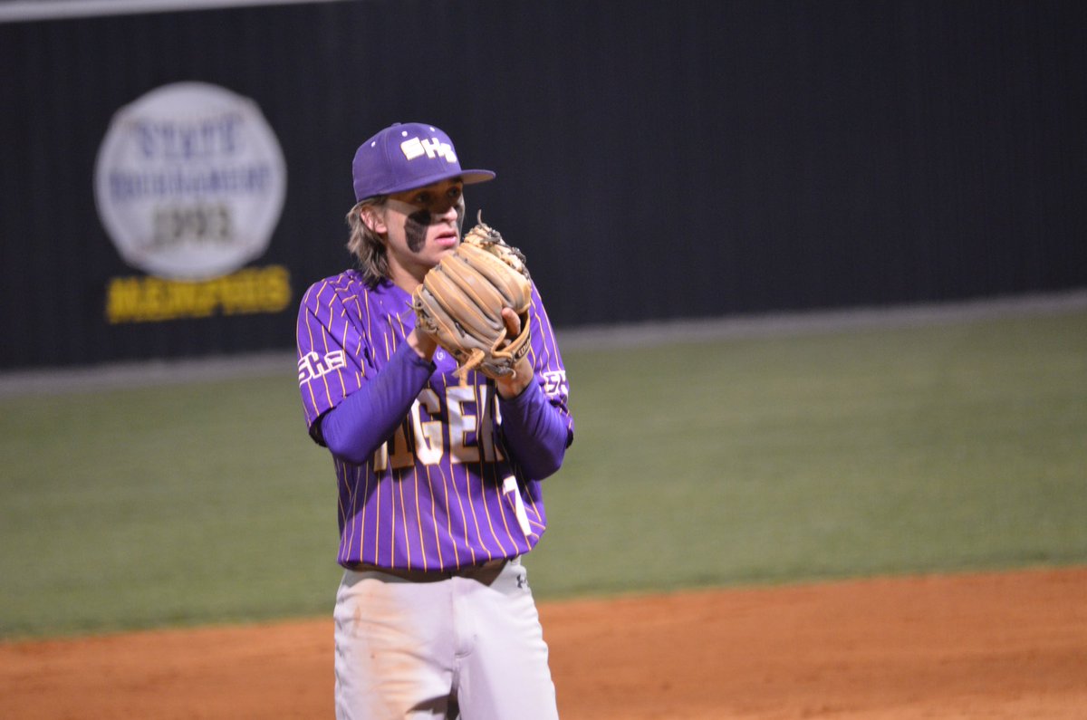 Tigers with the win in the nightcap 10-2. @zach7b picks up the win on the bump as well as going a perfect 4 for 4 at the plate. Springville collected 10 hits on the evening.