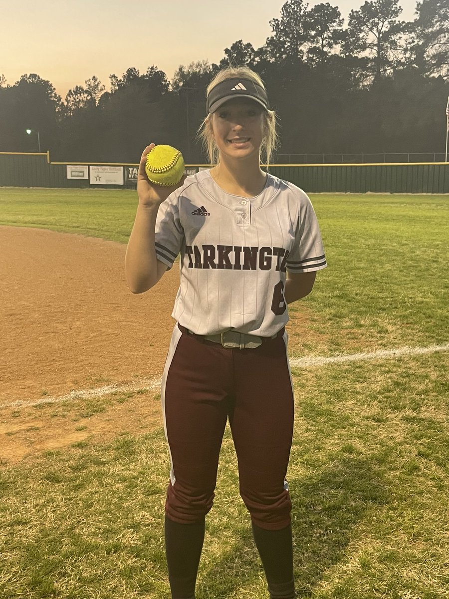 Look at this kid!!! Way to ho Maddi!! Another singer dinger! That’s two for this kid!! #provethemwrong #LetsEat #StrongerTogether <a href="/DominyMaddison/">Maddison Dominy</a>