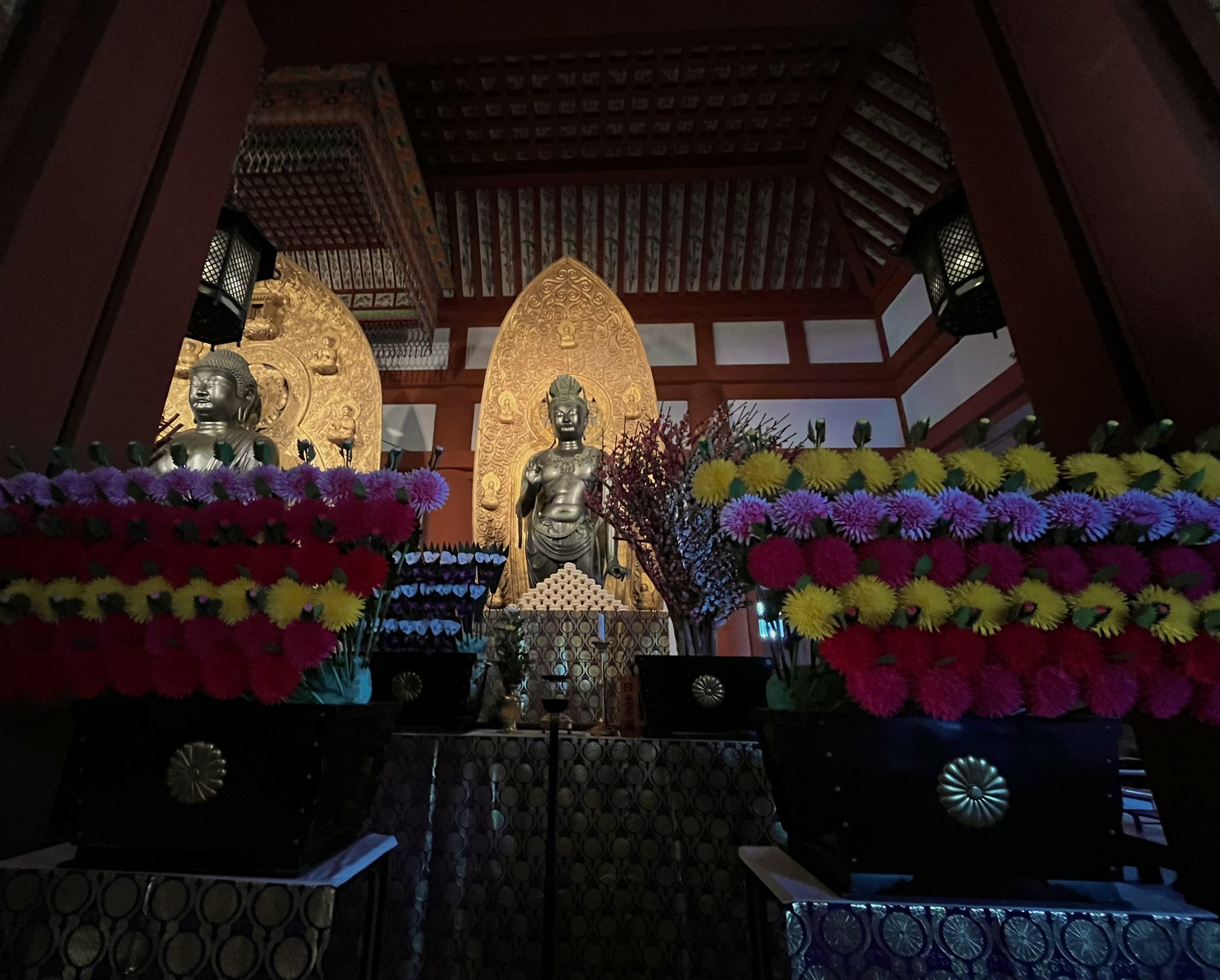 高次喜勝 薬師寺 お陰様をもちまして 修二会の参籠を満行いたしました 諸仏天衆の加護をヒシヒシと感じる年でした お薬師さんは毎年 課題に気づかせてくださるので 楽しくお行を勤めさせていただきました 祈りは希望を生みます だから 今日も祈り 高次喜勝 薬師寺 お陰様をもちまして 修二会の参籠を満行いたしました 諸仏天衆の加護をヒシヒシと感じる年でした お薬師さんは毎年 課題に気づかせてくださるので 楽しくお行を勤めさせていただきました 祈りは希望を生みます だから 今日も祈り