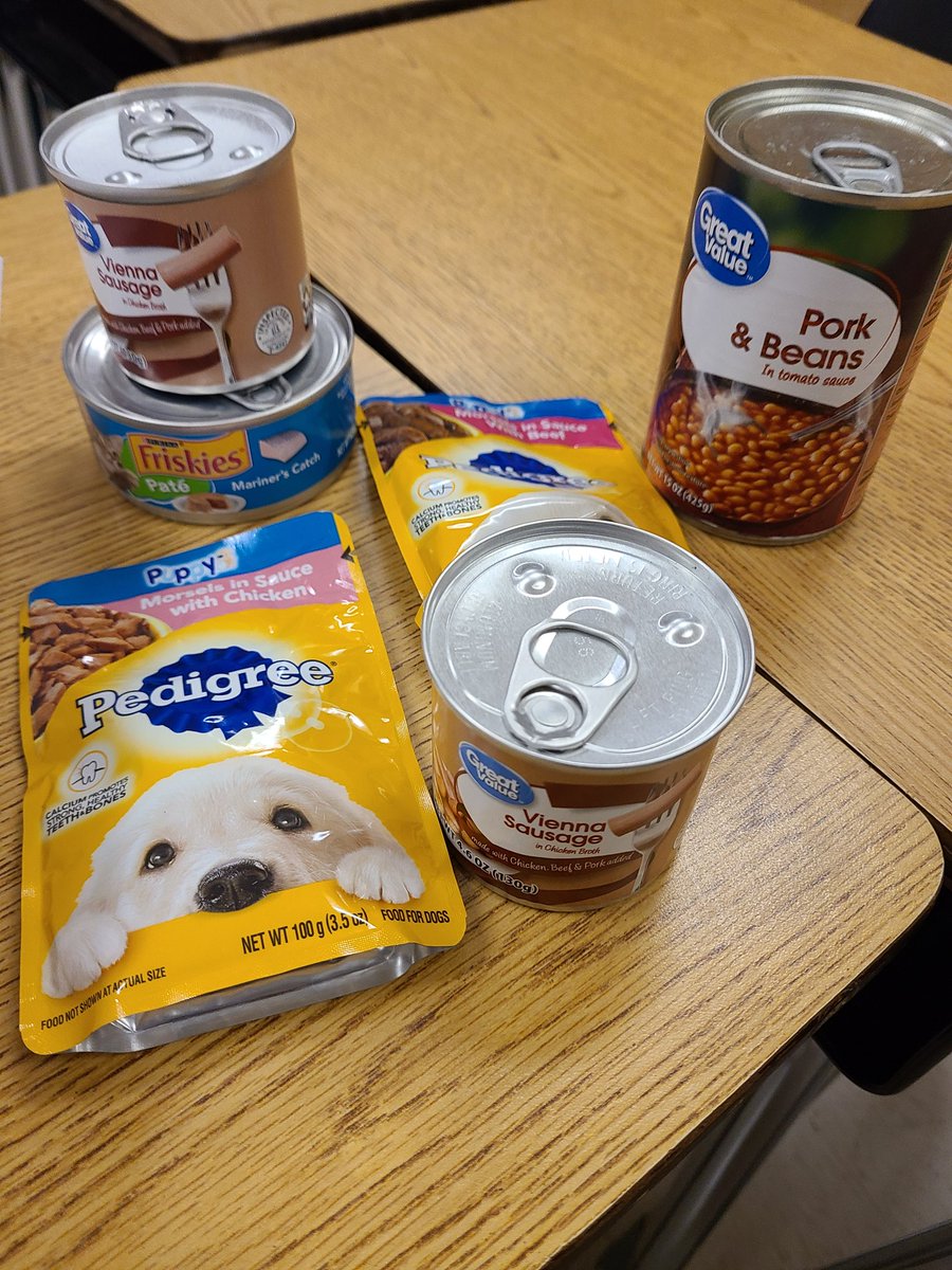 MlleShaffer's tweet photo. Poisson d'avril 🐟 
Instead of candy grams, my students sold "fishy grams" to prank one another. It was a great laugh and let us share about Francophone culture with our school. #poissondavril #Gullible #AprilFoolsDay #français #wcpsmdwl @RebelsSHHS @Mme_Moore https://t.co/eYBhiNo1MA