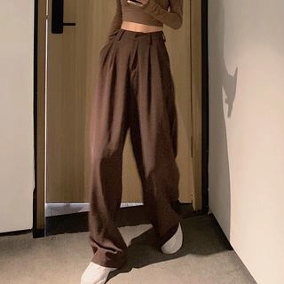 AMarkadas's tweet image. One of the most popular fashion trends of 2022:
Wide Leg Pants.