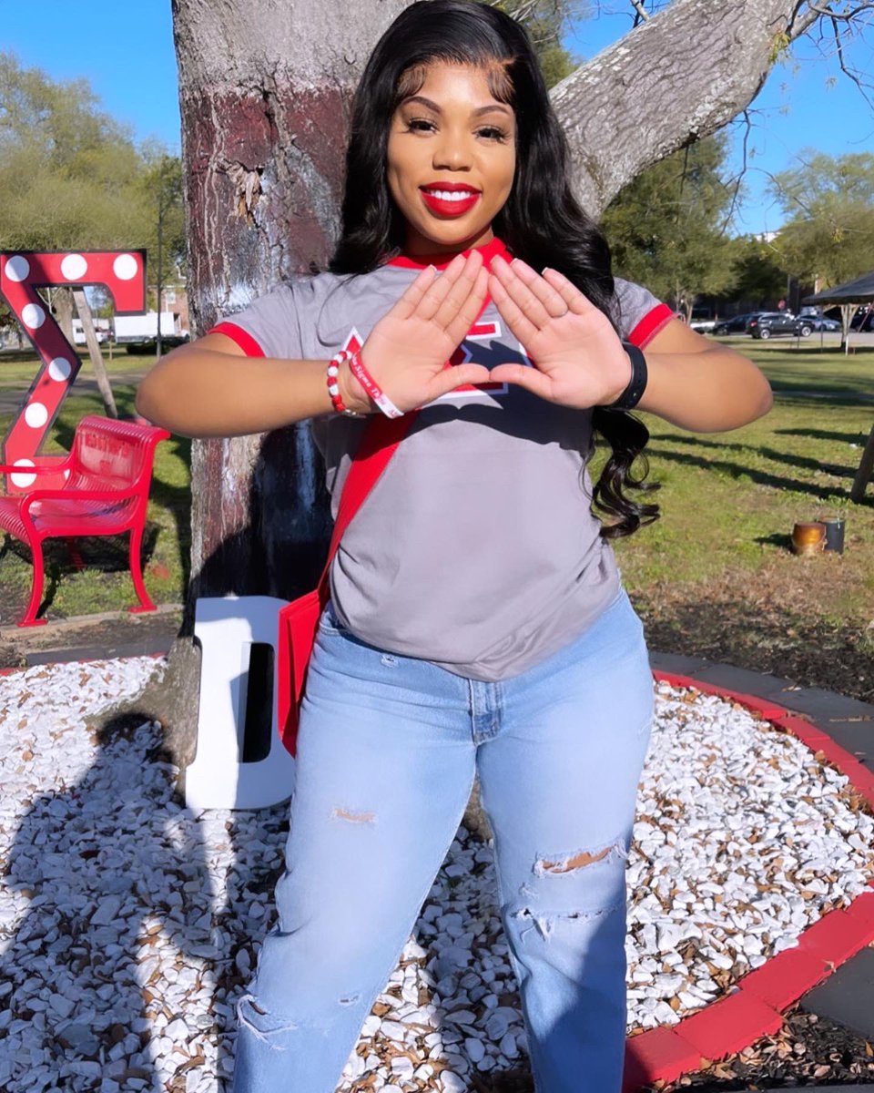 taaaaybae's tweet photo. I was born PRETTY, I crossed over into Delta and became a DIVA🐘🔺 
#1913
#13 
#DeltaIota
#Sp22
C.H.A.N.N.E.L 50 https://t.co/S22rxQSBIR