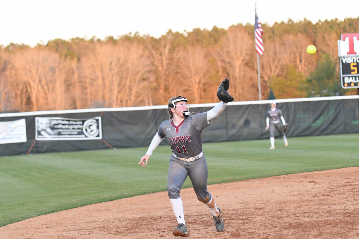 ErinNDouglas10's tweet photo. Tullahoma softball fell to the Marion County Lady Warriors 7-4. 

The Lady Wildcats had some great hits during the game. Ragan Norman, Zaylan Spinner, Kylee Holt and Emeri Saunders all had two hits. Norman had one RBI, and Holt accounted for 2 RBIs. https://t.co/qkFxKuWmnq