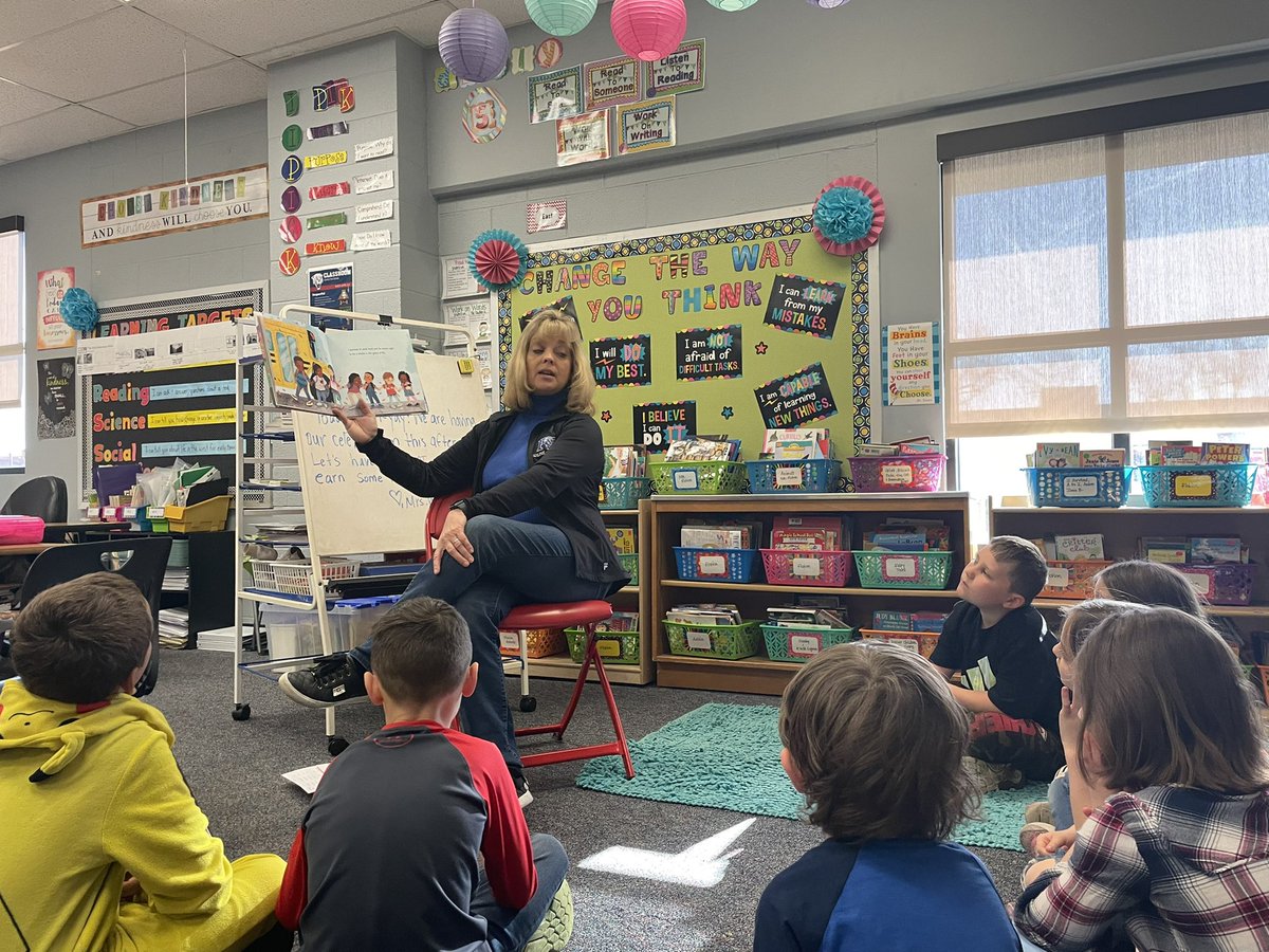 <a href="/CentralPauline/">Pauline Central Primary School</a> 2nd graders had their fourth read aloud from <a href="/DebWilliamsEDU/">Deb Williams</a> today! #wearePC #PCBuildingourLegacy #PCStrongerTogether