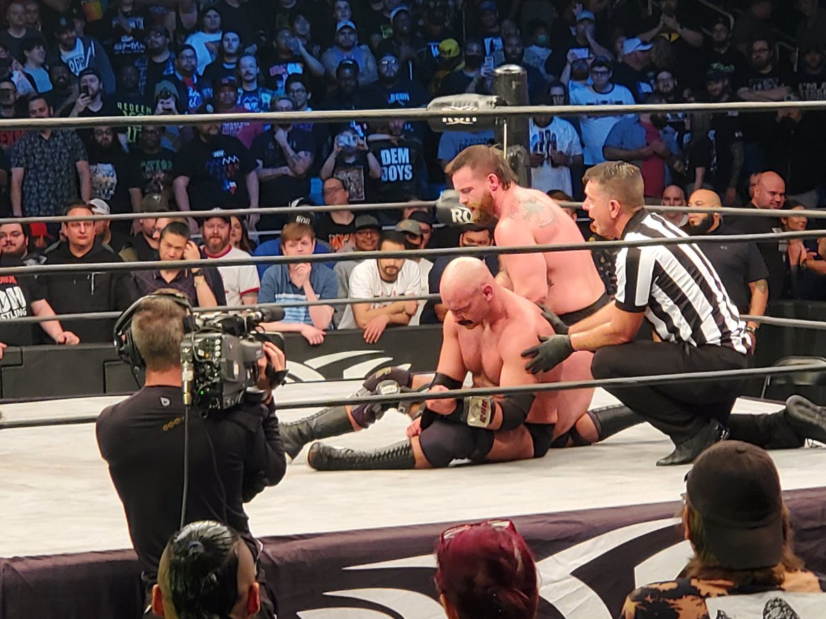 floydjohnsonjr's tweet photo. 6 stars!!! Victory!!!! #GTOAT @CashWheelerFTR @DaxFTR #SupercardOfHonor https://t.co/cyoFF6EiuV