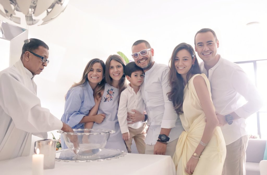 beceh15's tweet photo. Mi familia hemoshaaaaa https://t.co/BPPcu5f8aM