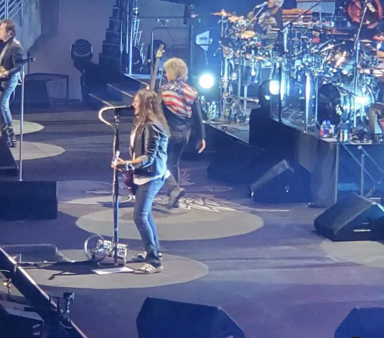 JoviUpdates's tweet photo. .@BonJovi on stage in Omaha, Nebraska on the 2022 tour - April 1, 2022
Credit: jmickells5 on IG https://t.co/odjwmF5pes