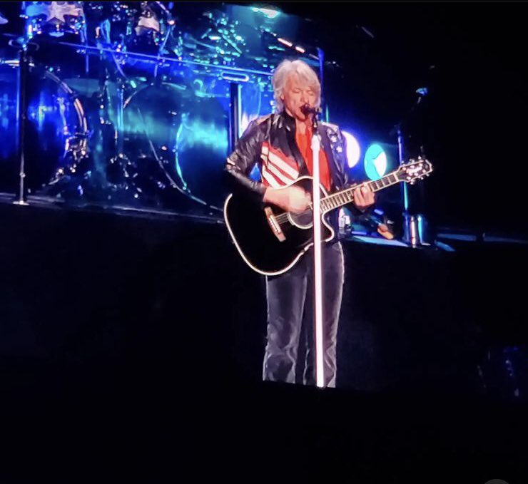 JoviUpdates's tweet photo. .@BonJovi on stage in Omaha, Nebraska on the 2022 tour - April 1, 2022
Credit: jmickells5 on IG https://t.co/odjwmF5pes