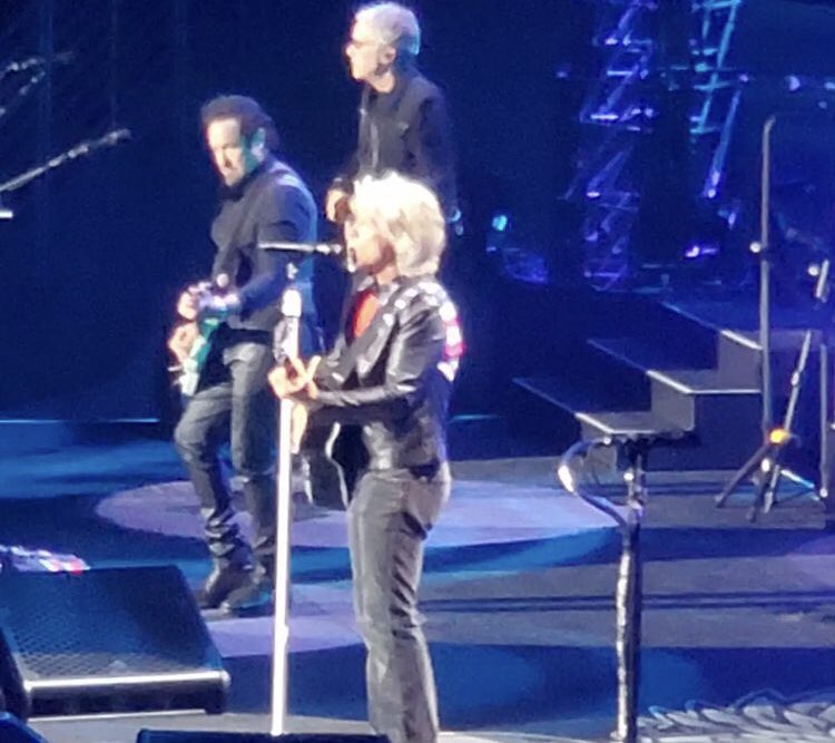 JoviUpdates's tweet photo. .@BonJovi on stage in Omaha, Nebraska on the 2022 tour - April 1, 2022
Credit: jmickells5 on IG https://t.co/odjwmF5pes
