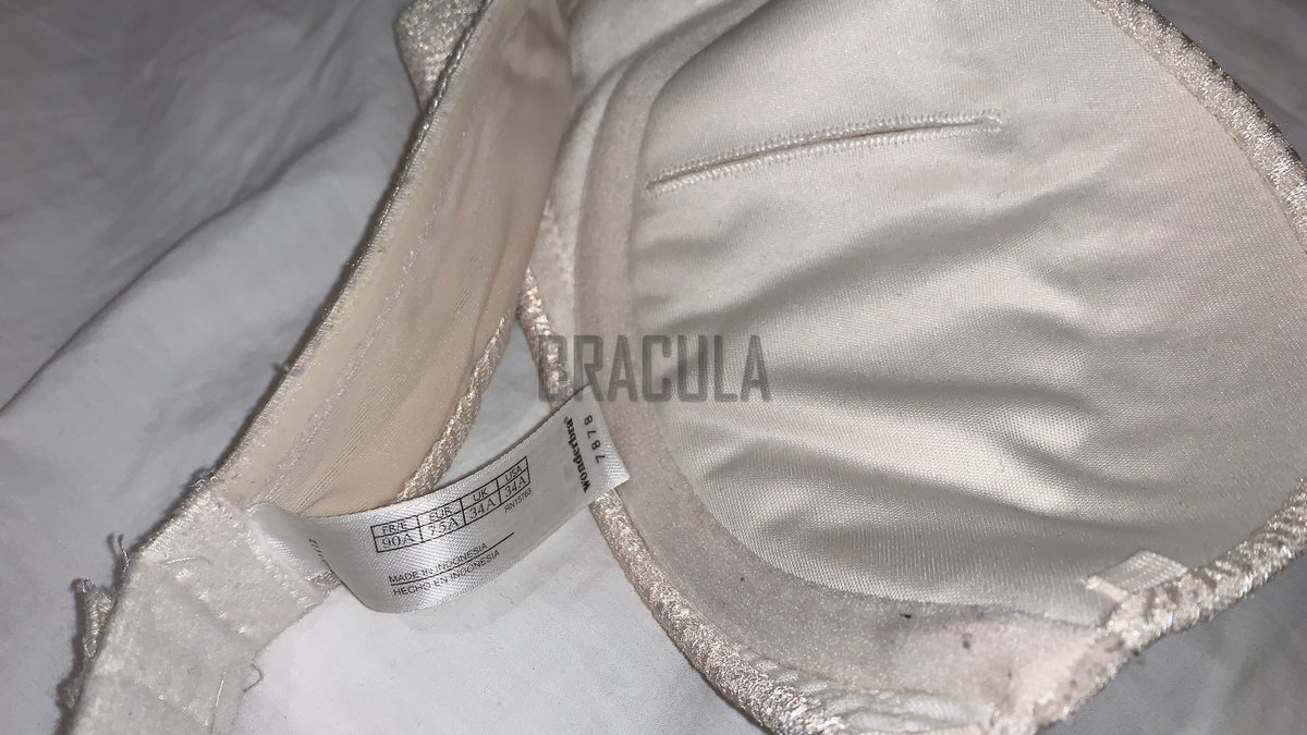 BraculaVS's tweet photo. White Wondebra 3 Degrees of Hot Ultimate Convertible Underwire Bra in size A75/34A. https://t.co/lXeVLiFii5
