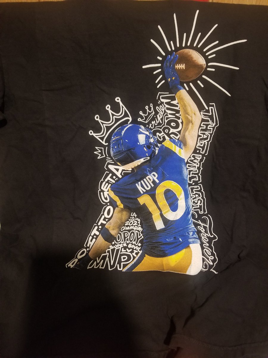 ski4155's tweet photo. This bad boy came in yesterday. Then today the other shirt I ordered came on and it was the same. Guess it was sold out. https://t.co/acUDS3rJMb
