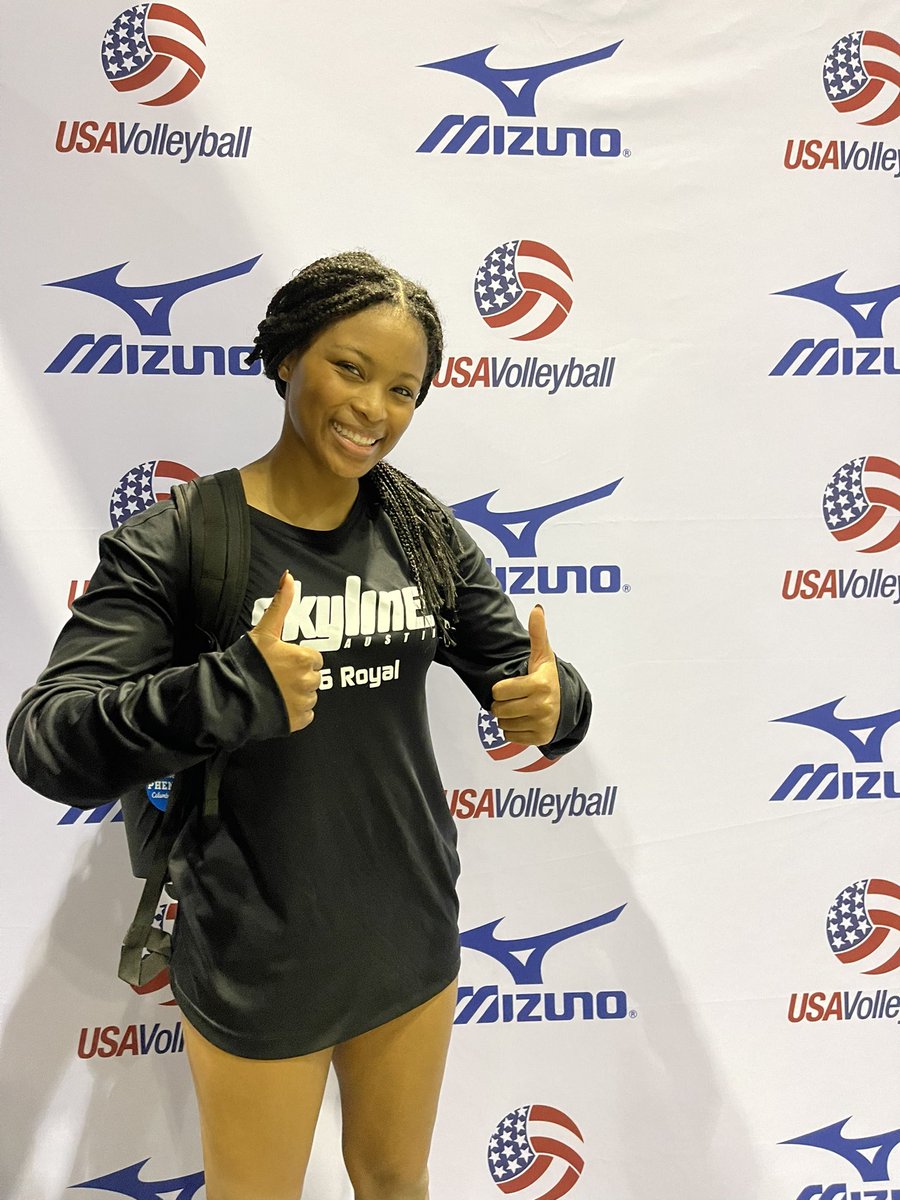 Morgan_awarr's tweet photo. Rough day today, but all smile’s going into day 2! @PrepDigTX @PrepDig @PrepDigEvents @VBallrecruiter @LoneStarVB @LoneStarPrepsTX @texasvbi https://t.co/tbzXtIdvSc
