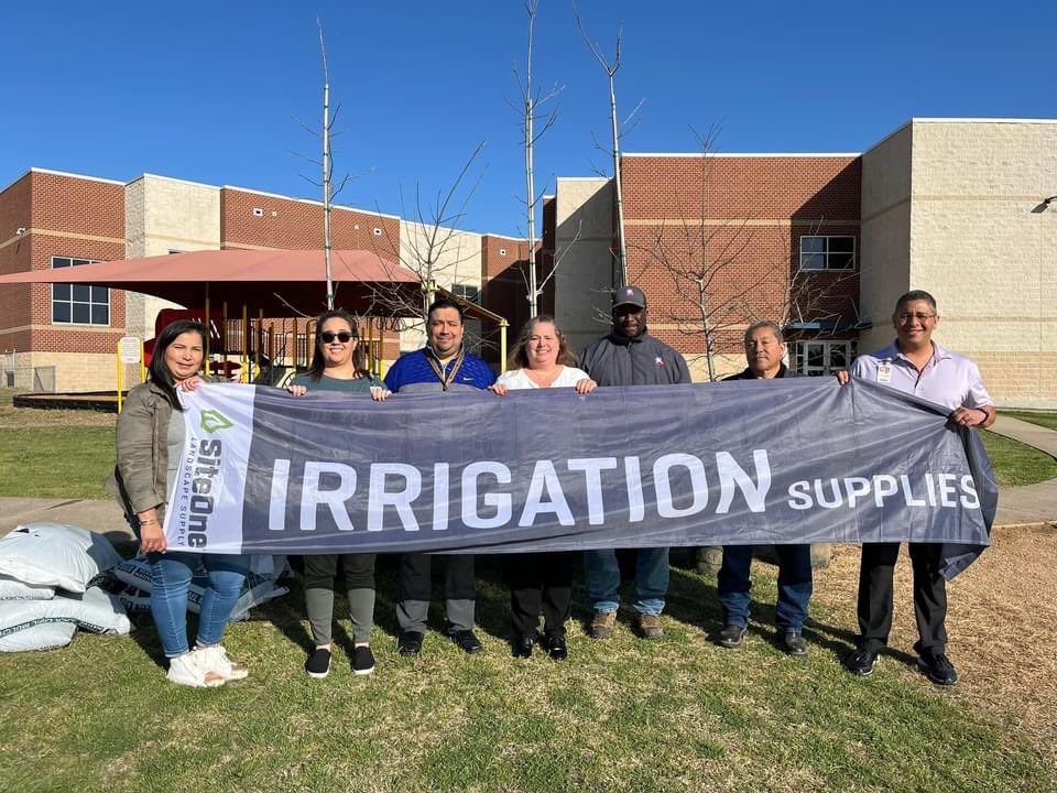 lynnsedillo1's tweet photo. We have Shade🌳!! Thank you SHES PTA, community members, All Works Landscaping, Site One Irrigation, and Hays CISD Maintenance &amp; Operations!! SHES staff and students were very excited to see the trees arrive and be planted. #itsgrowtime #SomosSol #SHESshinesBright https://t.co/ytLgUuIdCH