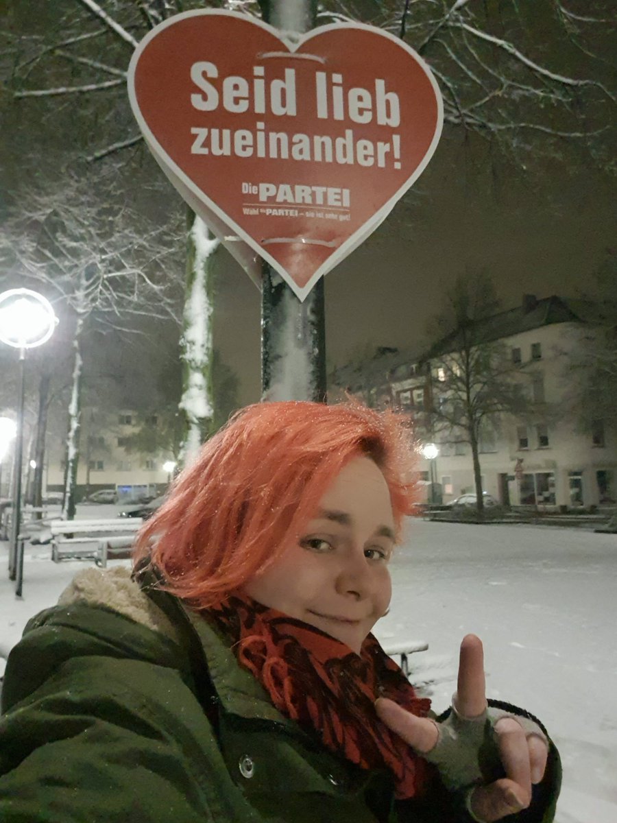 LisaVe2604's tweet photo. Und die ersten Plakate hängen,  hurra 🥳🤍❤
@DiePARTEIDo #ltwnrw #DiePARTEI #imMaiDiePARTEI https://t.co/5TX83yWZWL
