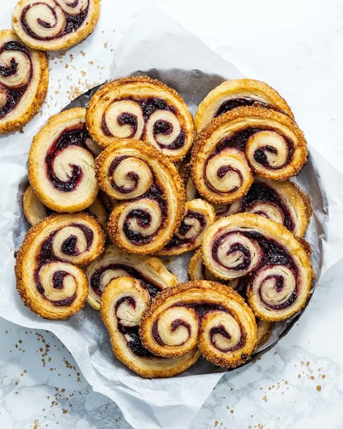 oregonberries's tweet photo. These Berry Palmiers by @thebakefeed are made of buttery rough puff pastry shaped into an iconic double swirl. Filled with homemade blackberry jam for a twist, the results are stunning! ๐คฉ
https://t.co/PgbxNB8ae3
#oregonberries #palmier #palmiers #frenchcookies #blackberryjam https://t.co/Icct3O6H48