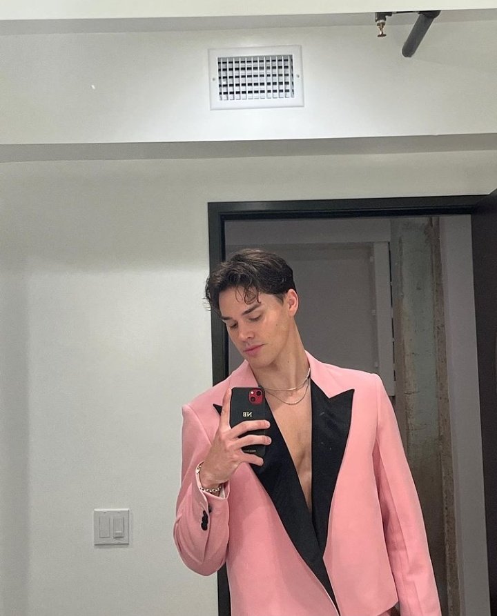 oftenreeves's tweet photo. noah in pink noah in pink noah in pink noah in pink noah in pink noah in pink noah in pink https://t.co/897QEH85Rc