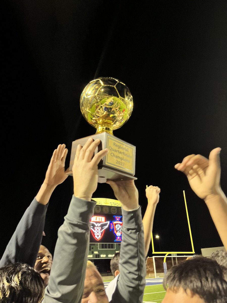 DvilleISDSuper's tweet photo. On to the next round for @DvilleHsSoccer! Great win! https://t.co/bOTGlL7xNm