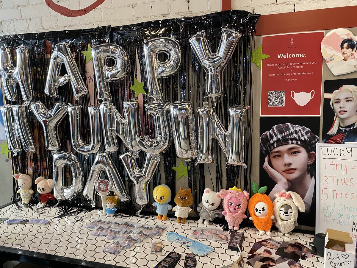 zobo330's tweet photo. A cute cupsleeve event for Hyunjin &amp; Stray Kids ❤️ #StrayKids @acepanda_pd @borntostay_aus https://t.co/2gwHuGyp44