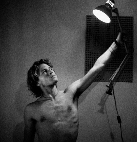 ledgerarchive's tweet photo. some footages shared in the doc i am heath ledger (2017) https://t.co/RsVlK2vyZV