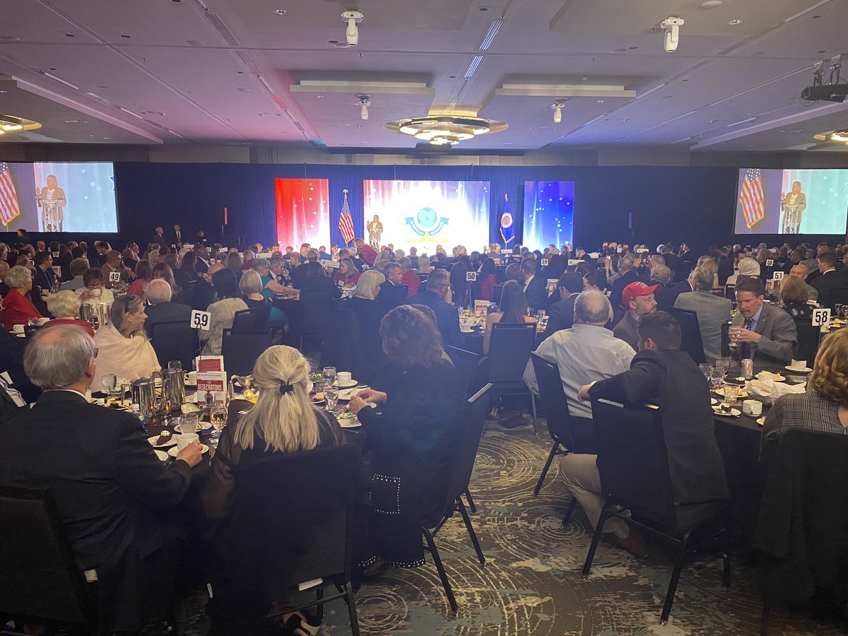 FischbachMN7's tweet photo. Incredible crowd at the @MNGOP Lincoln Reagan Dinner. I was glad to share the message of why it is so important for Republicans to take back the US House and fire @SpeakerPelosi! #MN07 https://t.co/Oh9PJ4d4U4