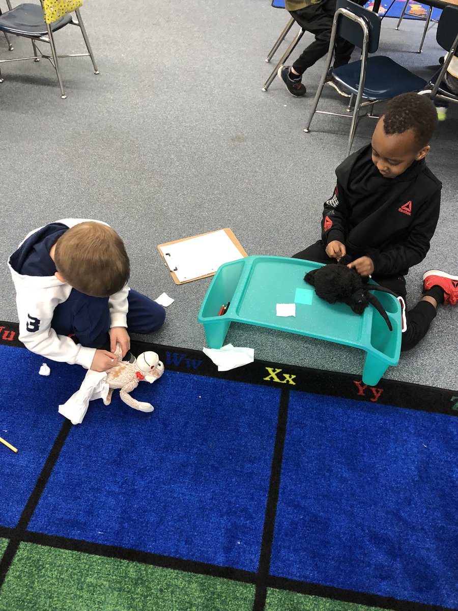 PrassPaxson's tweet photo. Mrs. Weir’s Kindergarten class use creative thinking and problem solving skills when acting as veterinarians for the day! #CriticalThinkers #EngagedCollaborators 😊 https://t.co/I94bntm7Zr