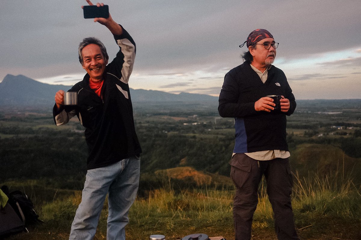 rgpinero_street's tweet photo. Sharing some morning snaps during our 3/3 hike. 3 mountains in 3 days. GM Friends!
⛰️ Panimahawa Ridge 
📌 Bukidnon, Philippines
2022 © Rg Piñero
#NFTCommunity #nftphotography #streetphotography #streetdocumentary #NFTartist #NFTphotographers #hikingadventures #outdoorislife https://t.co/9k2K2ZXU0M