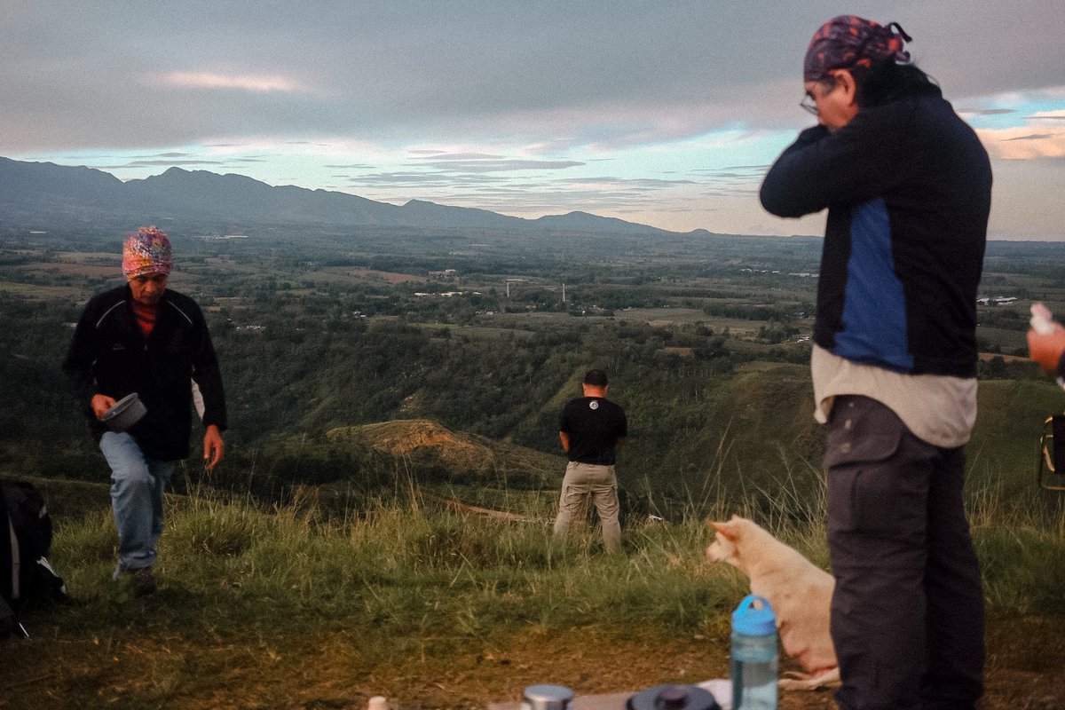 rgpinero_street's tweet photo. Sharing some morning snaps during our 3/3 hike. 3 mountains in 3 days. GM Friends!
⛰️ Panimahawa Ridge 
📌 Bukidnon, Philippines
2022 © Rg Piñero
#NFTCommunity #nftphotography #streetphotography #streetdocumentary #NFTartist #NFTphotographers #hikingadventures #outdoorislife https://t.co/9k2K2ZXU0M
