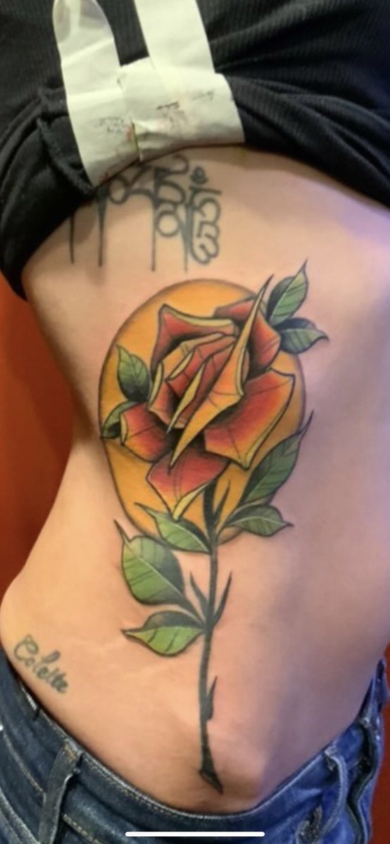 natalie_bader's tweet photo. Just gotta fill in the petals with more red and it’s legit done! #tattoo https://t.co/0VyXv7vEB4
