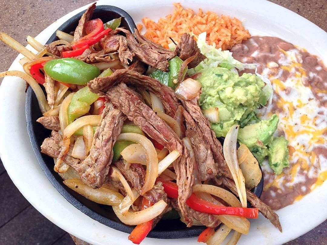 apilending's tweet photo. It’s FAJITA FRIDAY at @AvilaElRanchito ! Make your own Tacos with Avila’s Sizzling🔥Steak, Chicken, or Shrimp Fajitas with a medley of grilled fresh vegetables and served with hot flour or corn tortillas. #WeekendVibes #FajitaFriday https://t.co/i6HApn9jeW
