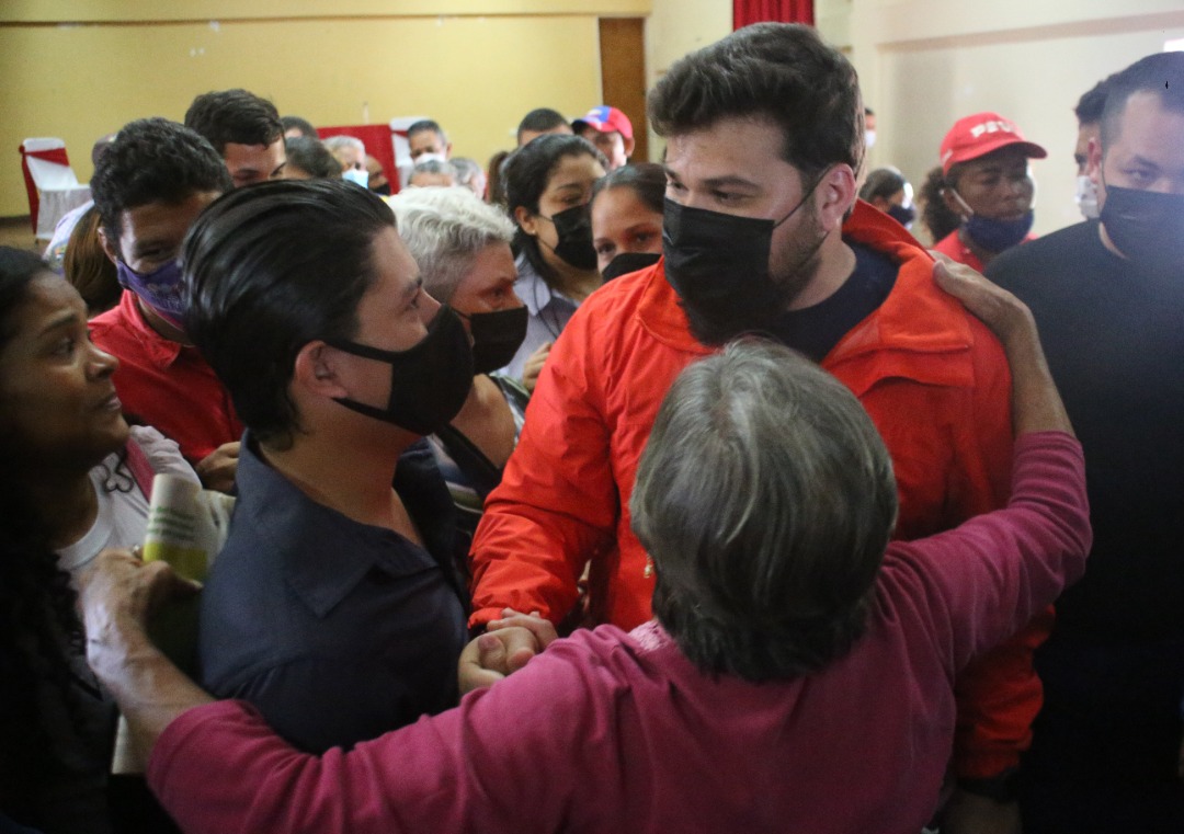 PartidoPSUV's tweet photo. PSUV inicia en Punta de Mata despliegue 1×10 por un buen gobierno en Monagas
https://t.co/dSXv8OzkMJ

#Foro3RPuntoNets https://t.co/av2CabZcVQ